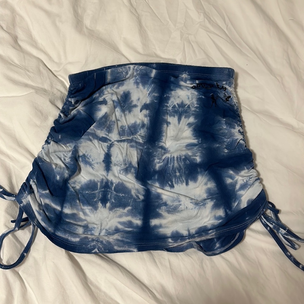 Omighty mini skirt.